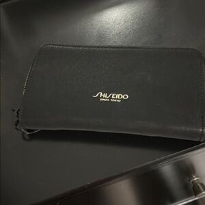 Shiseido Black Glass pouch